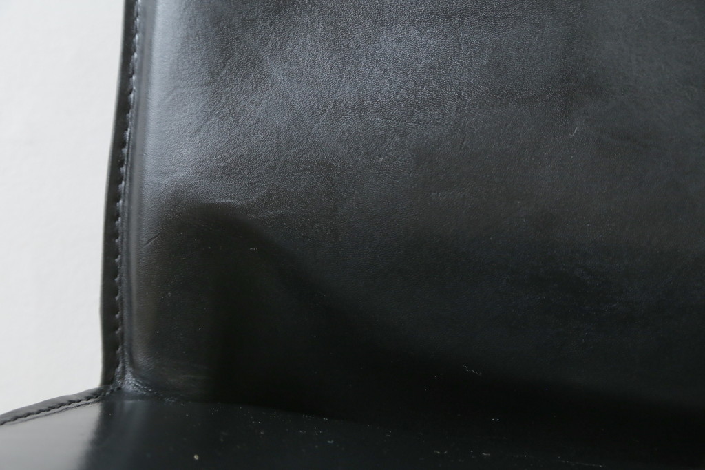 中古　Cassina(カッシーナ)　412　CAB(キャブ)　MARIO BELLINI(マリオベリーニ)　ブラック(黒)　シンプルモダンな空間づくりに活躍するアームレスチェア(ダイニングチェア、椅子、イス)(定価約24万円)(R-079511)