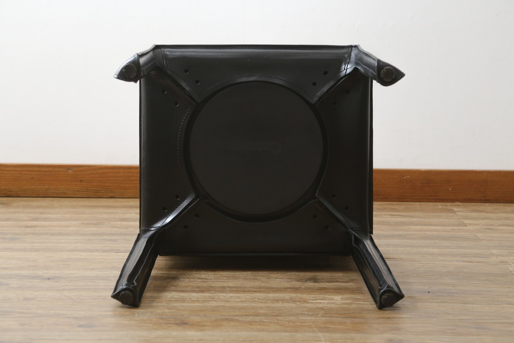 中古　Cassina(カッシーナ)　412　CAB(キャブ)　MARIO BELLINI(マリオベリーニ)　ブラック(黒)　シンプルモダンな空間づくりに活躍するアームレスチェア(ダイニングチェア、椅子、イス)(定価約24万円)(R-079511)
