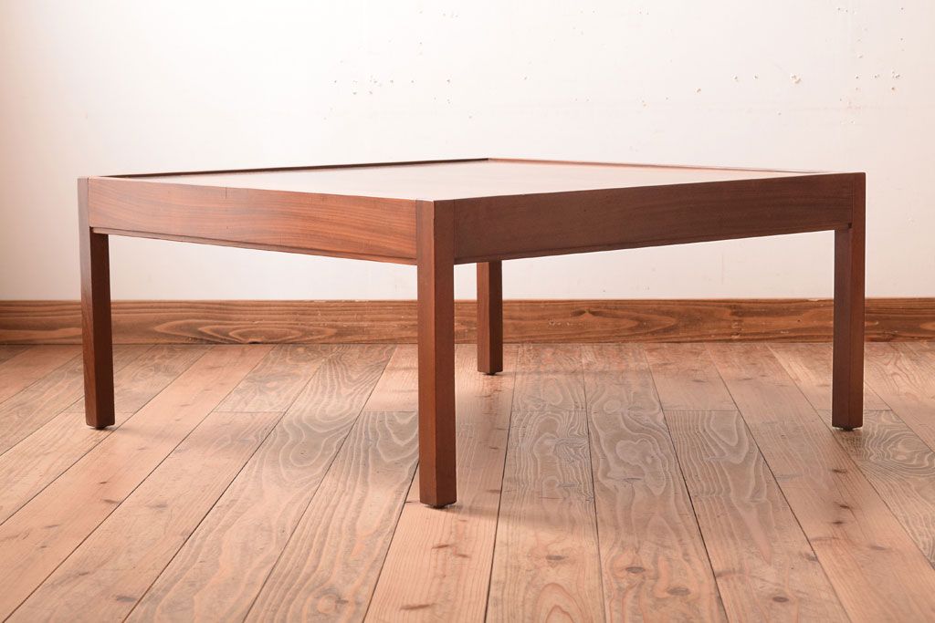 ヴィンテージ家具　北欧ビンテージ　ローズウッド材　シンプルなセンターテーブル