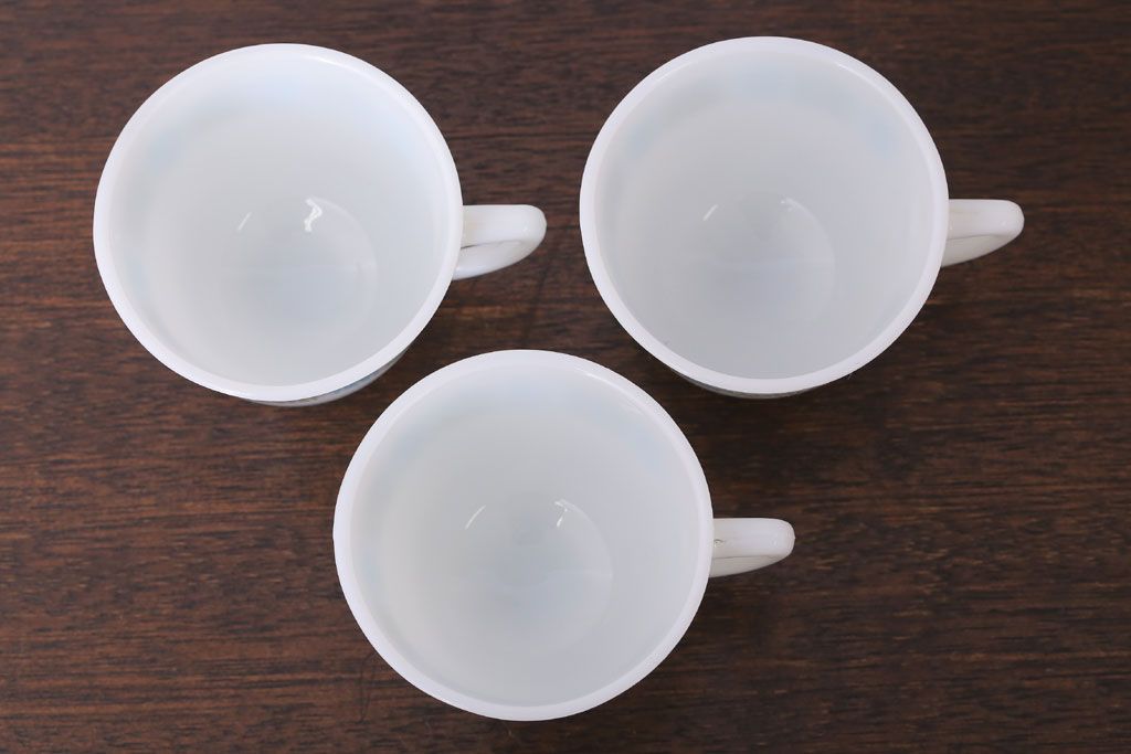 イギリスビンテージ　JAJ　パイレックス　Matchmaker(マッチメーカー)シリーズ　ミルクガラスのカップ&ソーサー&プレート(トリオ)3客セット(洋食器)(2)