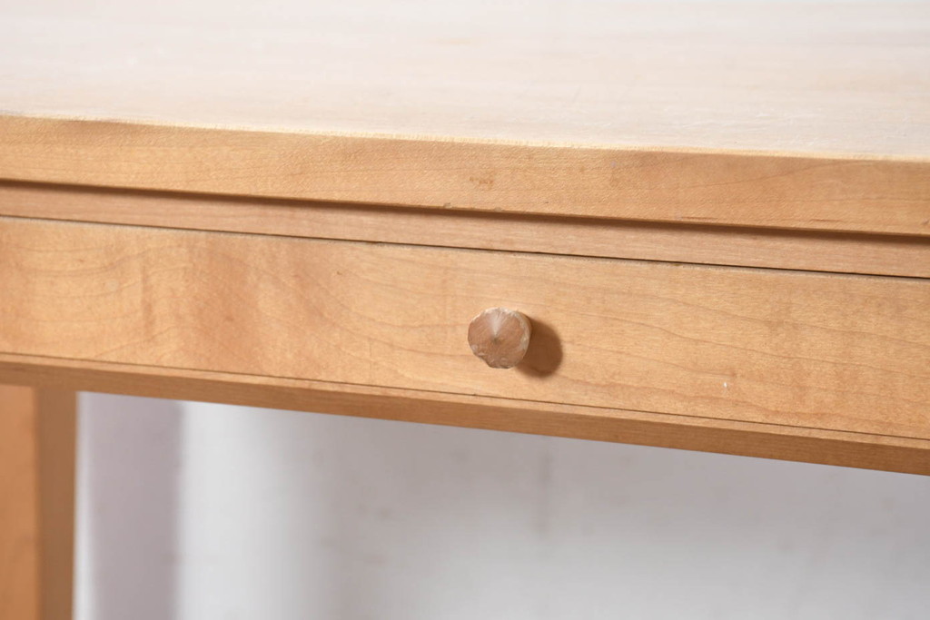 中古　WOOD YOU LIKE COMPANY(ウッドユウライクカンパニー)　FOUR DELTA TAPER DESK(4デルタテーパーデスク)　メープル無垢材　ナチュラルで心地よい木肌のデスク(引き出し付き、机、コンソールデスク、ワークデスク、在宅用、在宅ワーク用)(定価約24万円)(R-082448)