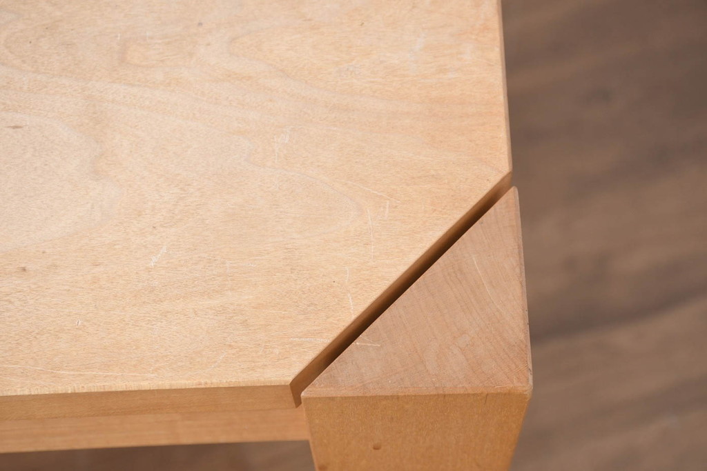 中古　WOOD YOU LIKE COMPANY(ウッドユウライクカンパニー)　FOUR DELTA TAPER DESK(4デルタテーパーデスク)　メープル無垢材　ナチュラルで心地よい木肌のデスク(引き出し付き、机、コンソールデスク、ワークデスク、在宅用、在宅ワーク用)(定価約24万円)(R-082448)
