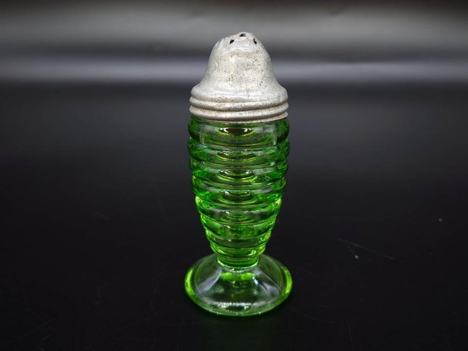 戦前　当時物　ウランガラス　プレスガラス　インクボトル　上品な雰囲気のガラス小物5点セット(ソルト、ペッパー、調味料入れ、インク壷、小物入れ、鉢、小皿、深皿、硝子、和ガラス)(R-082929)