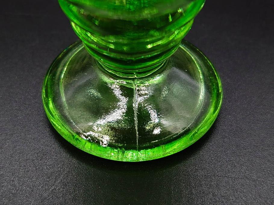 戦前　当時物　ウランガラス　プレスガラス　インクボトル　上品な雰囲気のガラス小物5点セット(ソルト、ペッパー、調味料入れ、インク壷、小物入れ、鉢、小皿、深皿、硝子、和ガラス)(R-082929)