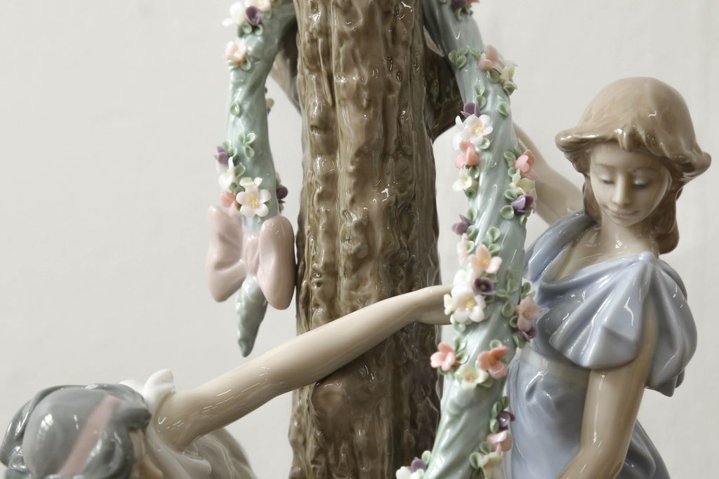 中古 美品 リヤドロ LLADRO 少女の優美な姿で空間に華を添えて