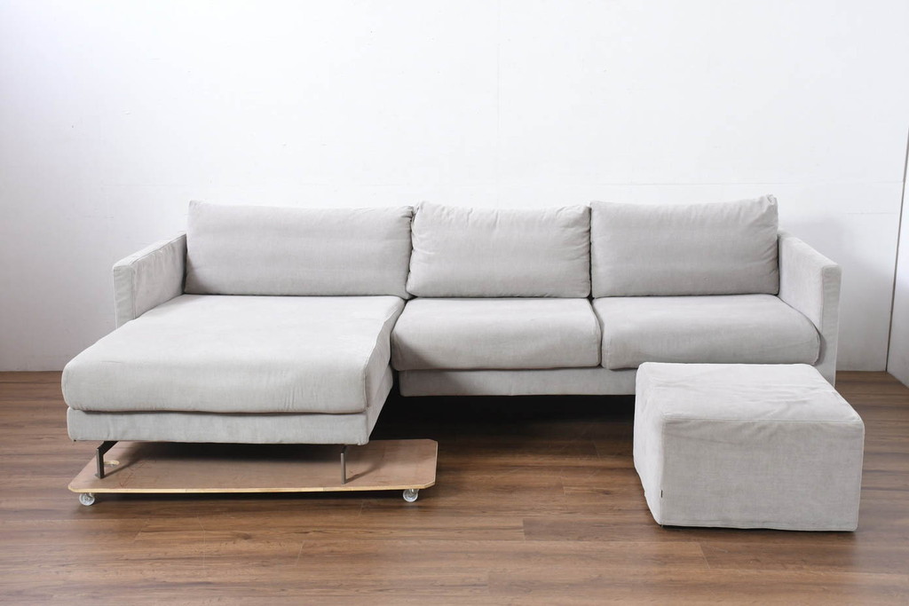 中古　美品　BoConcept(ボーコンセプト)　ゆったりとした座面のシンプルなオットマン付き3人掛けカウチソファ(トリプルソファ、フットスツール、3P、三人掛け)(R-082464)