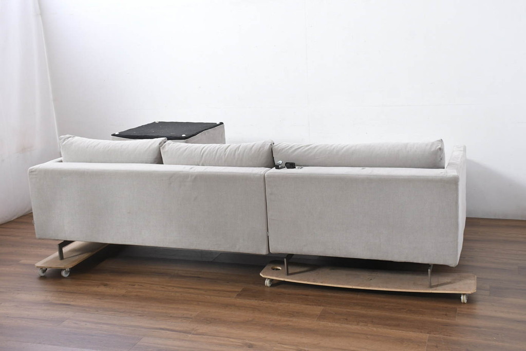 中古　美品　BoConcept(ボーコンセプト)　ゆったりとした座面のシンプルなオットマン付き3人掛けカウチソファ(トリプルソファ、フットスツール、3P、三人掛け)(R-082464)