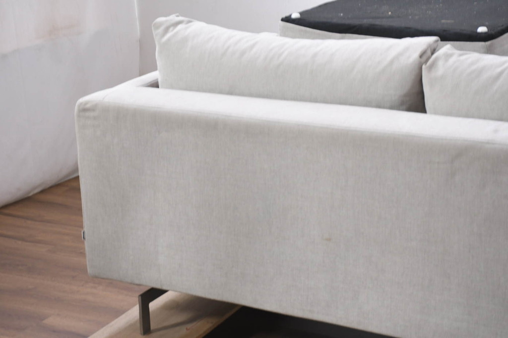 中古　美品　BoConcept(ボーコンセプト)　ゆったりとした座面のシンプルなオットマン付き3人掛けカウチソファ(トリプルソファ、フットスツール、3P、三人掛け)(R-082464)