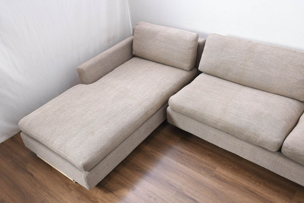 中古　美品　Cassina(カッシーナ)　Philippe Starck(フィリップ・スタルク)デザイン　MISTER(ミスター)　空間を格調高く演出するシステムソファ(カウチソファ、L字ソファ、3P、4P、5P、6P、三人掛け、四人掛け、3人掛け、4人掛け)(定価約250万円)(R-082463)