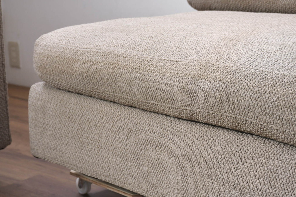 中古　美品　Cassina(カッシーナ)　Philippe Starck(フィリップ・スタルク)デザイン　MISTER(ミスター)　空間を格調高く演出するシステムソファ(カウチソファ、L字ソファ、3P、4P、5P、6P、三人掛け、四人掛け、3人掛け、4人掛け)(定価約250万円)(R-082463)