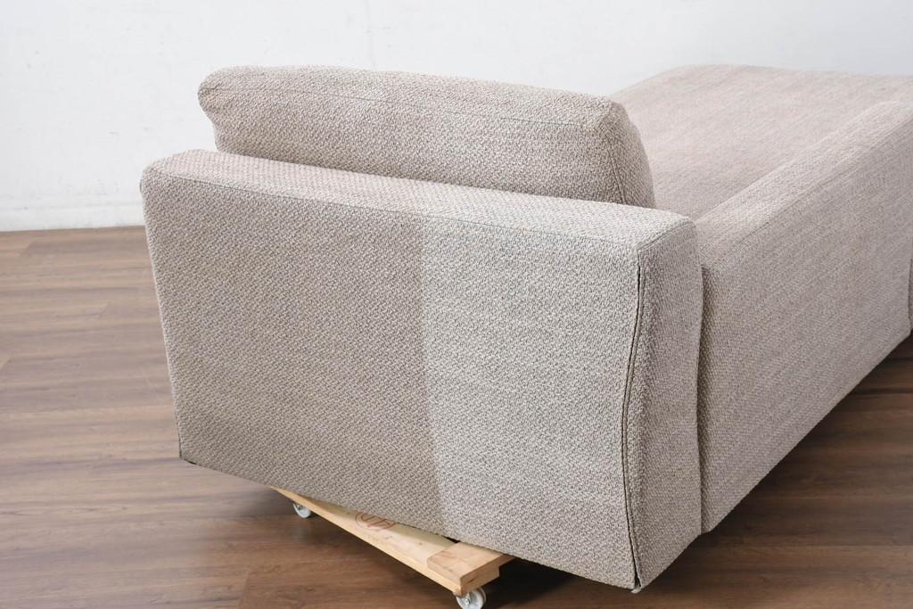 中古　美品　Cassina(カッシーナ)　Philippe Starck(フィリップ・スタルク)デザイン　MISTER(ミスター)　空間を格調高く演出するシステムソファ(カウチソファ、L字ソファ、3P、4P、5P、6P、三人掛け、四人掛け、3人掛け、4人掛け)(定価約250万円)(R-082463)