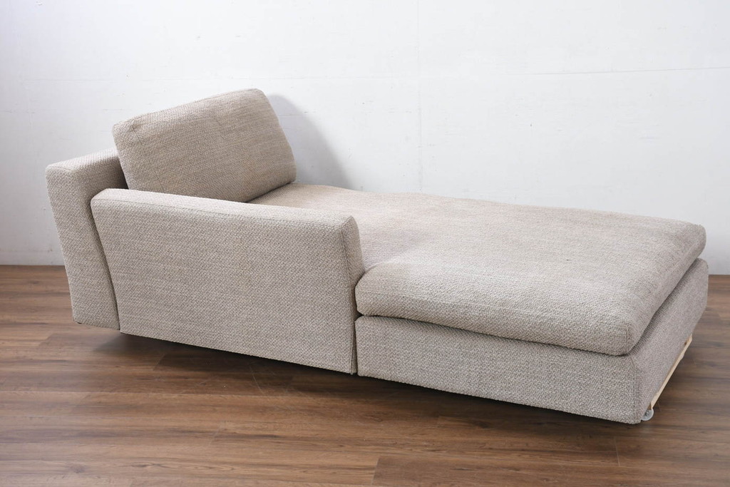 中古　美品　Cassina(カッシーナ)　Philippe Starck(フィリップ・スタルク)デザイン　MISTER(ミスター)　空間を格調高く演出するシステムソファ(カウチソファ、L字ソファ、3P、4P、5P、6P、三人掛け、四人掛け、3人掛け、4人掛け)(定価約250万円)(R-082463)