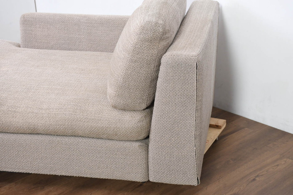 中古　美品　Cassina(カッシーナ)　Philippe Starck(フィリップ・スタルク)デザイン　MISTER(ミスター)　空間を格調高く演出するシステムソファ(カウチソファ、L字ソファ、3P、4P、5P、6P、三人掛け、四人掛け、3人掛け、4人掛け)(定価約250万円)(R-082463)
