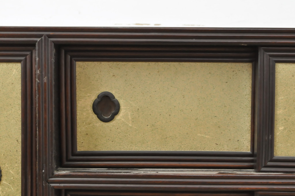 和製アンティーク　大正昭和初期　高級品　中桐　真鍮金具が高級感を醸し出す上手物のテレビ台(テレビボード、ローボード、収納棚、戸棚)(R-057622)