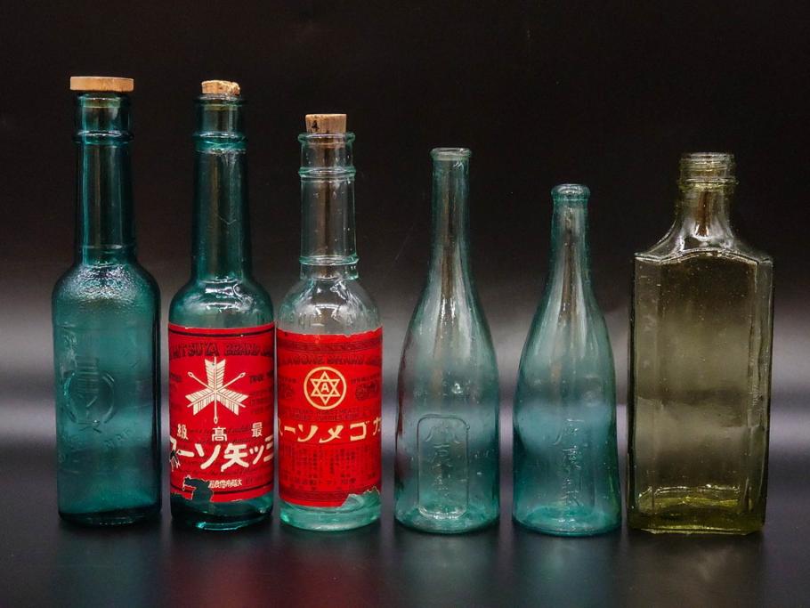 大正～昭和初期　レトロ　エンボス　時を重ねた味わ深いガラス瓶6点セット(ソースボトル、白玉、三ツ矢、カゴメ、フマキラー、和ガラス、硝子、ビン、ボトル、花瓶、花入、花生、花器、一輪挿し)(R-082931)
