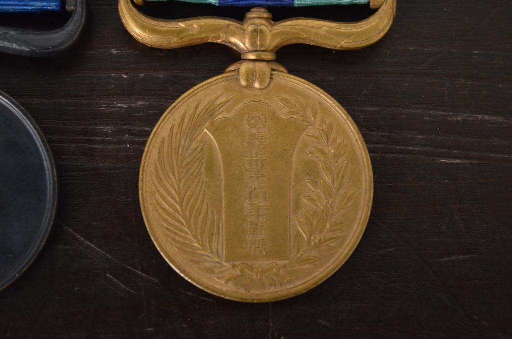 記章　勲章　徽章　等まとめて12点セット(旧日本軍、大満州国建国、帝国軍人、従軍)(R-045873)