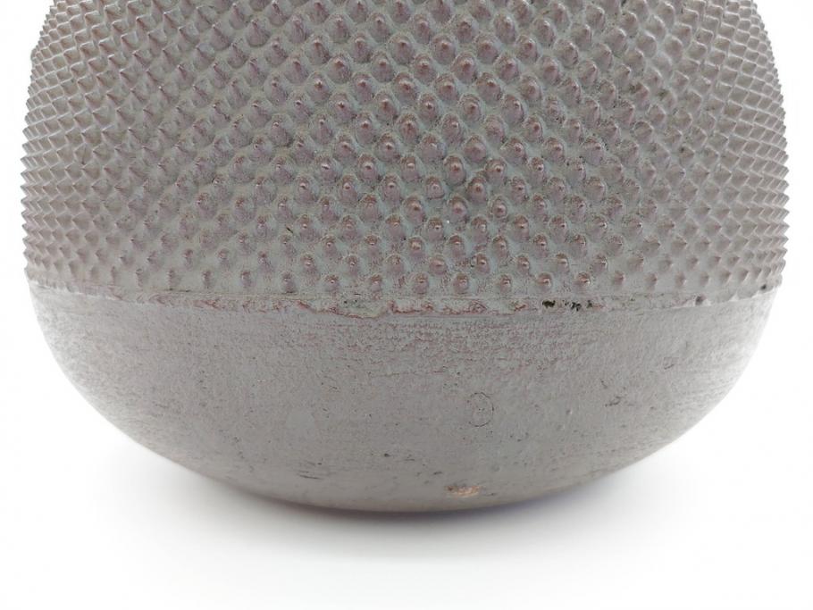 時代物　貫禄ある佇まいが目を惹く茶釜(茶道具、煎茶道具、風呂釜、霰、あられ、共箱付き)(R-069887)