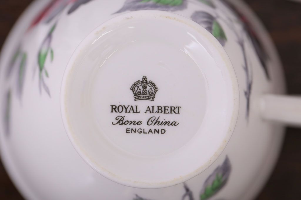 イギリス　Royal Albert(ロイヤルアルバート) MASQUERADE(マスカレード)シリーズ　トリオ2客セット(洋食器)(2)