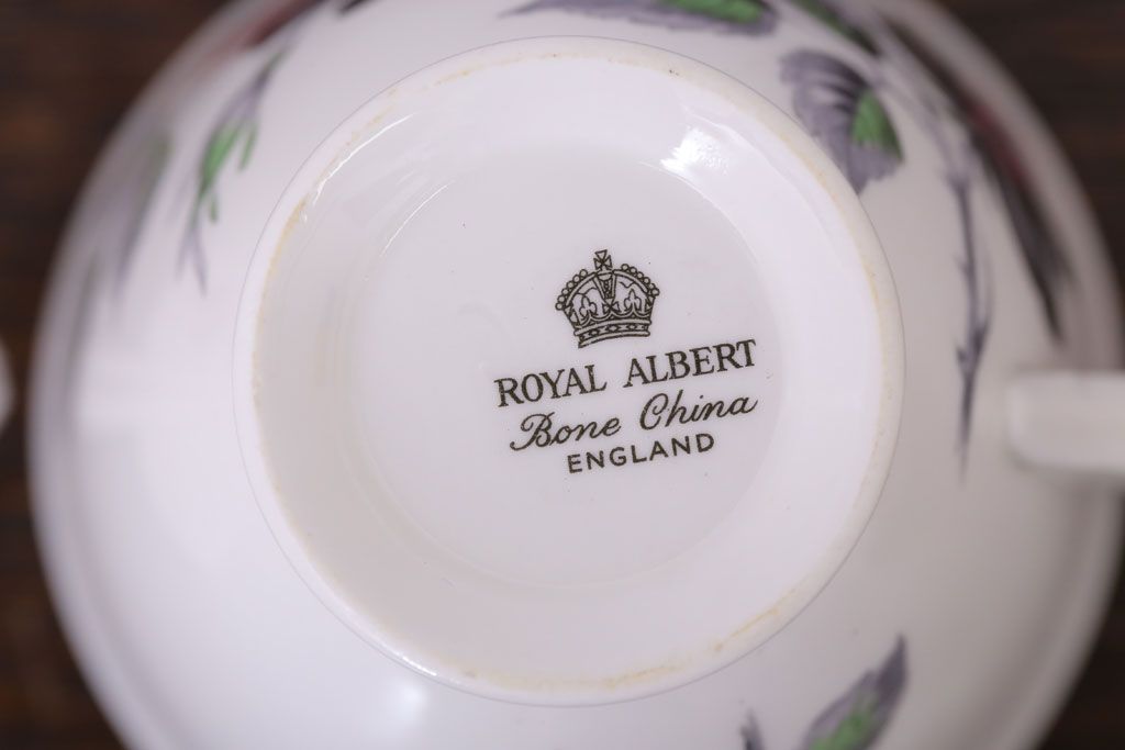 アンティーク雑貨　イギリス　Royal Albert(ロイヤルアルバート) MASQUERADE(マスカレード)シリーズ　トリオ2客セット(3)(洋食器)