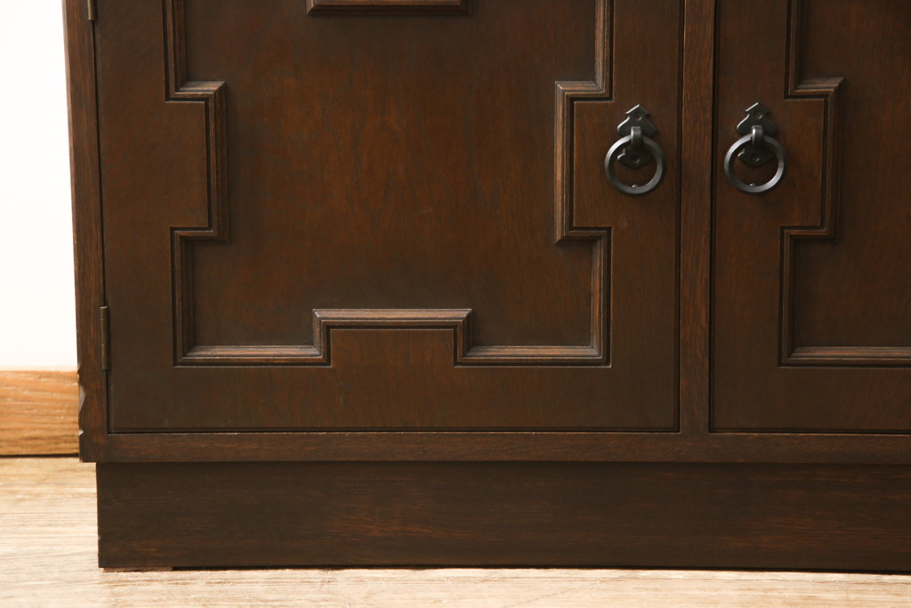中古　美品　永田良介商店　扉の幾何学模様が目を引くキャビネット(収納棚、戸棚、食器棚、キャビネット)(R-055560)