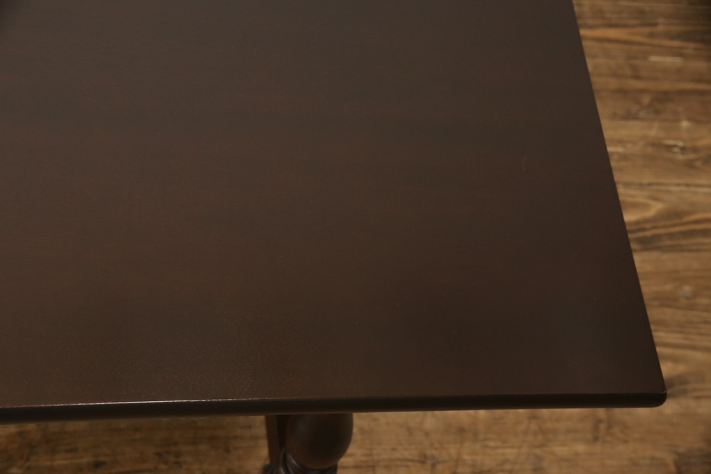 中古　美品　松本民芸家具　F型食卓　クラシカルな脚のデザインが目を引くダイニングテーブル(定価約25万円)(作業台、食卓)(R-055768)