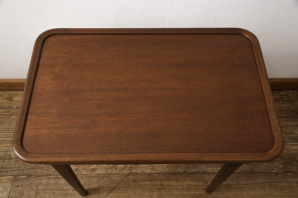 USビンテージ　シンプルなデザインが魅力的なサイドテーブル(コンソールテーブル、ナイトテーブル、ヴィンテージ)(R-053927)