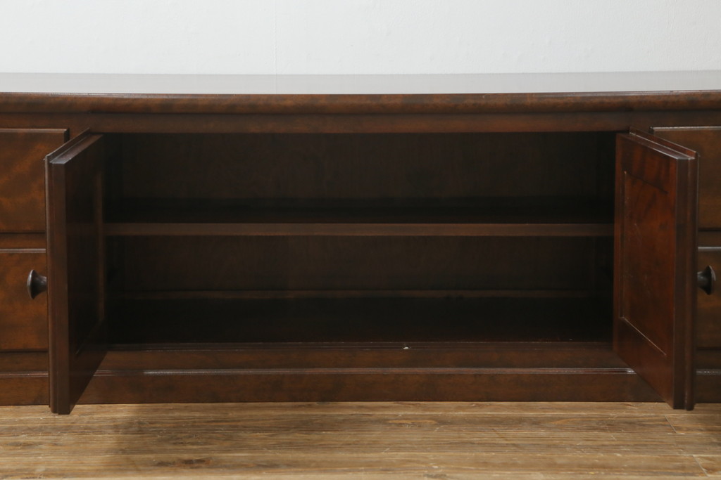 中古　美品!!　松本民芸家具　和・洋どちらのお部屋にも取り入れやすいテレビ台(ローボード、テレビボード、サイドボード、サイドキャビネット、収納棚、戸棚、引き出し、リビングボード)(定価約40万円)(R-066428)