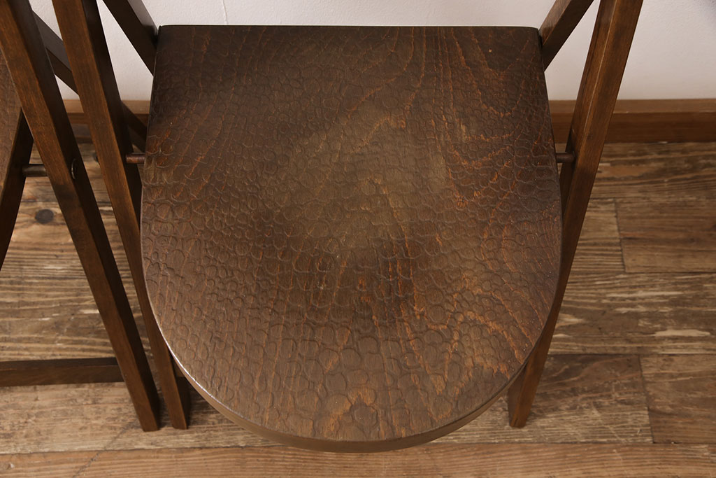 ヨーロッパビンテージ　ヴィンテージ家具　素朴な木の風合いが味わい深い折り畳みチェア2脚セット(折りたたみ、椅子、板座チェア)(R-051874)