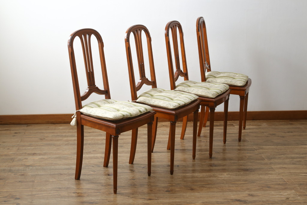 中古　美品　サァラ麻布　笠木の彫りやラタン編みの座面など凝ったデザインが魅力的なダイニングチェア4脚セット(椅子、バラ売り可能)(4脚定価 約80万円)(R-071211)