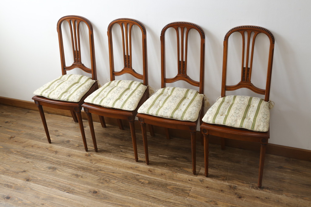 中古　美品　サァラ麻布　笠木の彫りやラタン編みの座面など凝ったデザインが魅力的なダイニングチェア4脚セット(椅子、バラ売り可能)(4脚定価 約80万円)(R-071211)