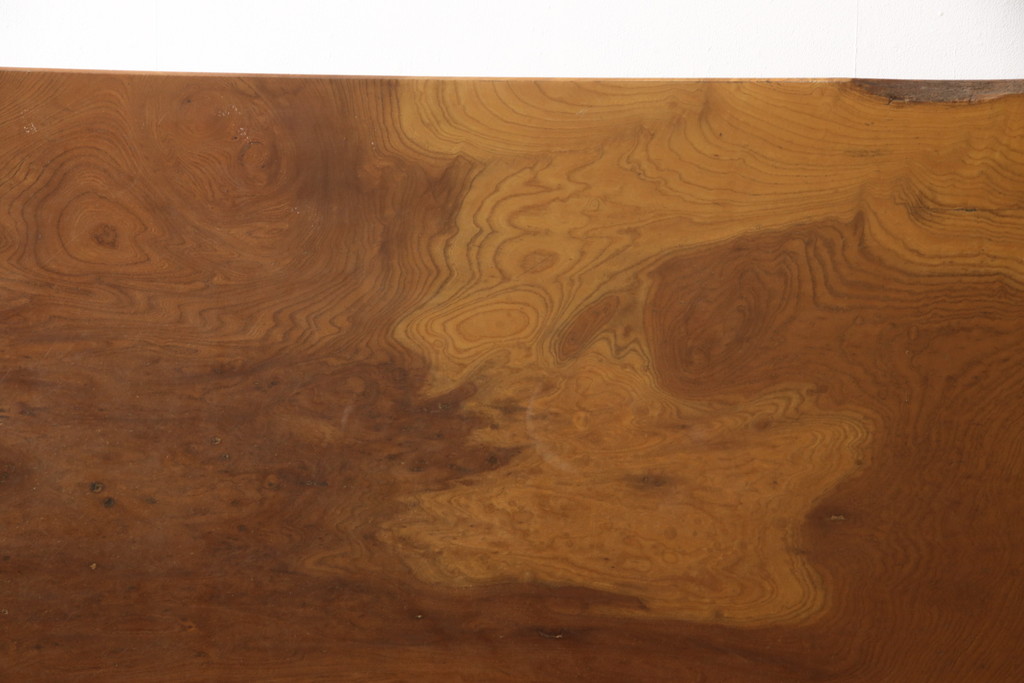 中古　美品　総欅一枚板　ケヤキの木目を楽しめる!重厚な佇まいが魅力的な衝立て(つい立て、パーテーション)(定価約120万円)(R-058318)