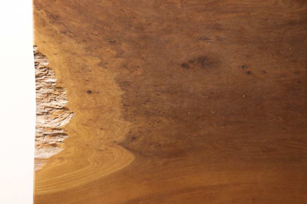 中古　美品　総欅一枚板　ケヤキの木目を楽しめる!重厚な佇まいが魅力的な衝立て(つい立て、パーテーション)(定価約120万円)(R-058318)