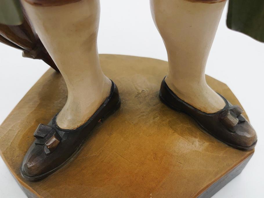 イタリア　ANRI(アンリ)　傘を持つ男　紳士　高さ約52cm　手彫りの温かい味わいが伝わってくる木彫り人形(置物、ウッドドール)(R-062099)