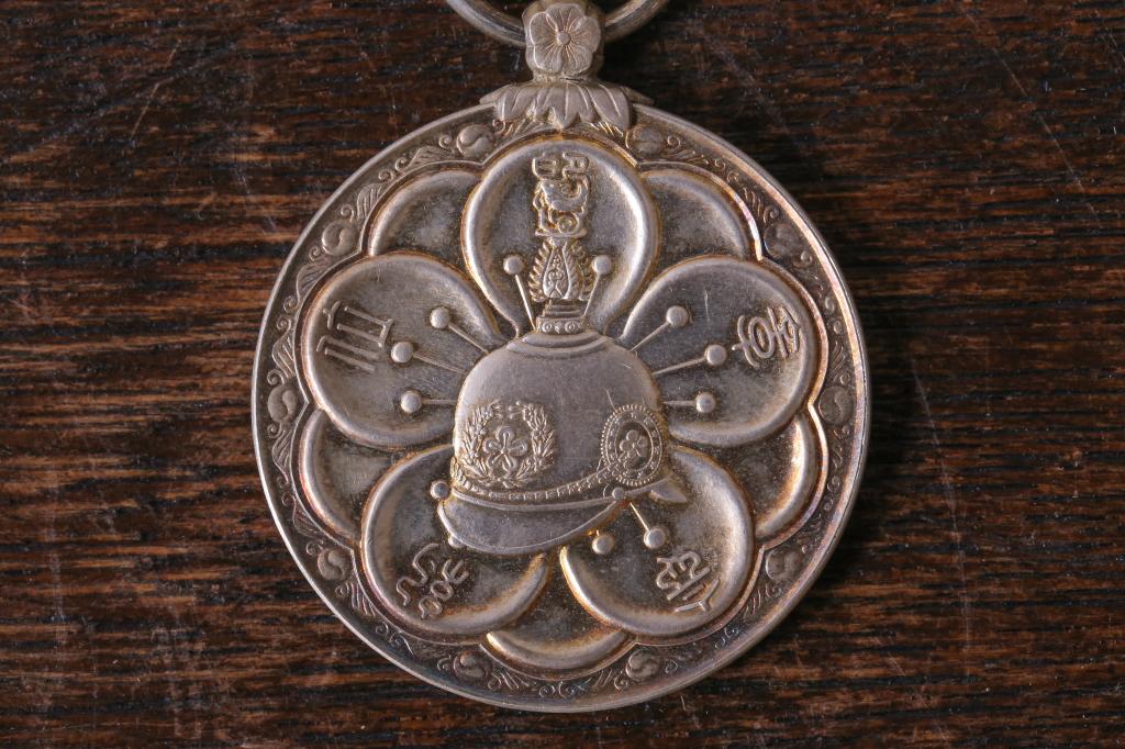 共箱付き 古い韓国の勲章(メダル)(R-028074)