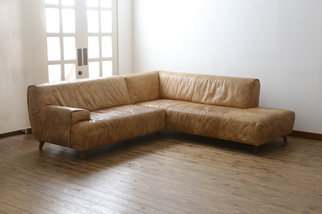 中古　美品　KOINOR(コイノール)　本革(レザー)　ヴィンテージ加工　洗練されたデザインが素敵なコーナーソファ(2人掛けソファ、3人掛けソファ、長椅子、カウチソファ、ビンテージ加工)(定価約100万円)(R-081453)