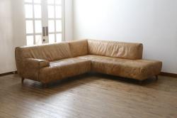 中古　美品　KOINOR(コイノール)　本革(レザー)　ヴィンテージ加工　洗練されたデザインが素敵なコーナーソファ(2人掛けソファ、3人掛けソファ、長椅子、カウチソファ、ビンテージ加工)(定価約100万円)(R-081453)