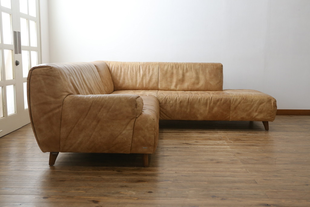 中古　美品　KOINOR(コイノール)　本革(レザー)　ヴィンテージ加工　洗練されたデザインが素敵なコーナーソファ(2人掛けソファ、3人掛けソファ、長椅子、カウチソファ、ビンテージ加工)(定価約100万円)(R-081453)