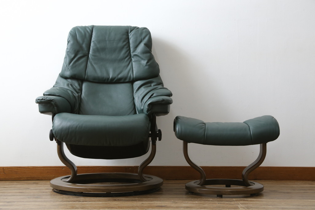 中古　EKORNES(エコーネス)　本革(レザー)　オットマン付き　ロングセラー!!一番人気のストレスレス レノ クラシック(S)(アームチェア、リクライニングチェア、椅子、一人掛けソファ、1Pソファ)(定価約45万円)(R-081615)