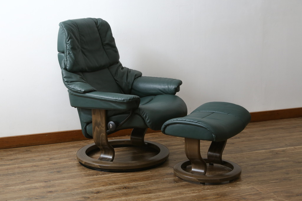 中古　EKORNES(エコーネス)　本革(レザー)　オットマン付き　ロングセラー!!一番人気のストレスレス レノ クラシック(S)(アームチェア、リクライニングチェア、椅子、一人掛けソファ、1Pソファ)(定価約45万円)(R-081615)