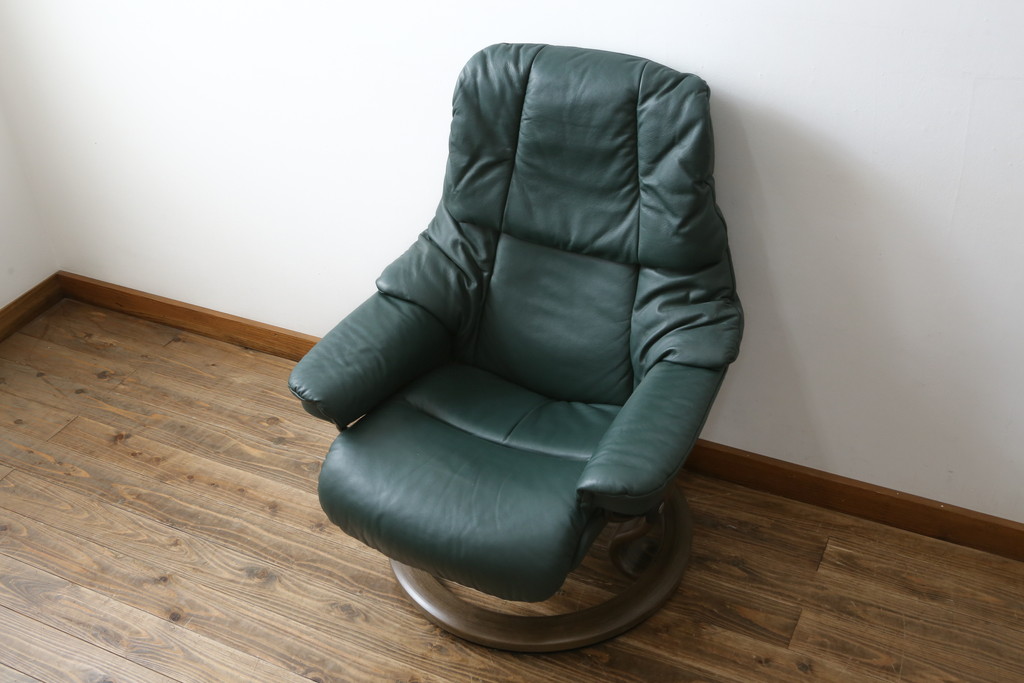 中古　EKORNES(エコーネス)　本革(レザー)　オットマン付き　ロングセラー!!一番人気のストレスレス レノ クラシック(S)(アームチェア、リクライニングチェア、椅子、一人掛けソファ、1Pソファ)(定価約45万円)(R-081615)