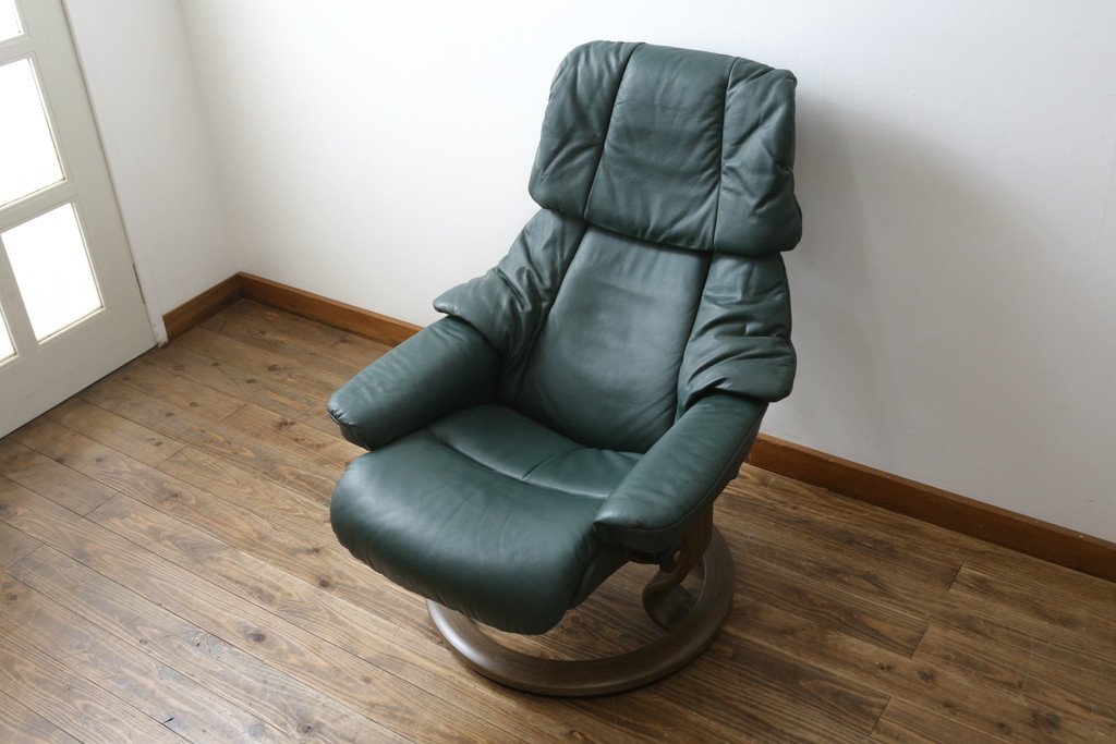 中古　EKORNES(エコーネス)　本革(レザー)　オットマン付き　ロングセラー!!一番人気のストレスレス レノ クラシック(S)(アームチェア、リクライニングチェア、椅子、一人掛けソファ、1Pソファ)(定価約45万円)(R-081615)