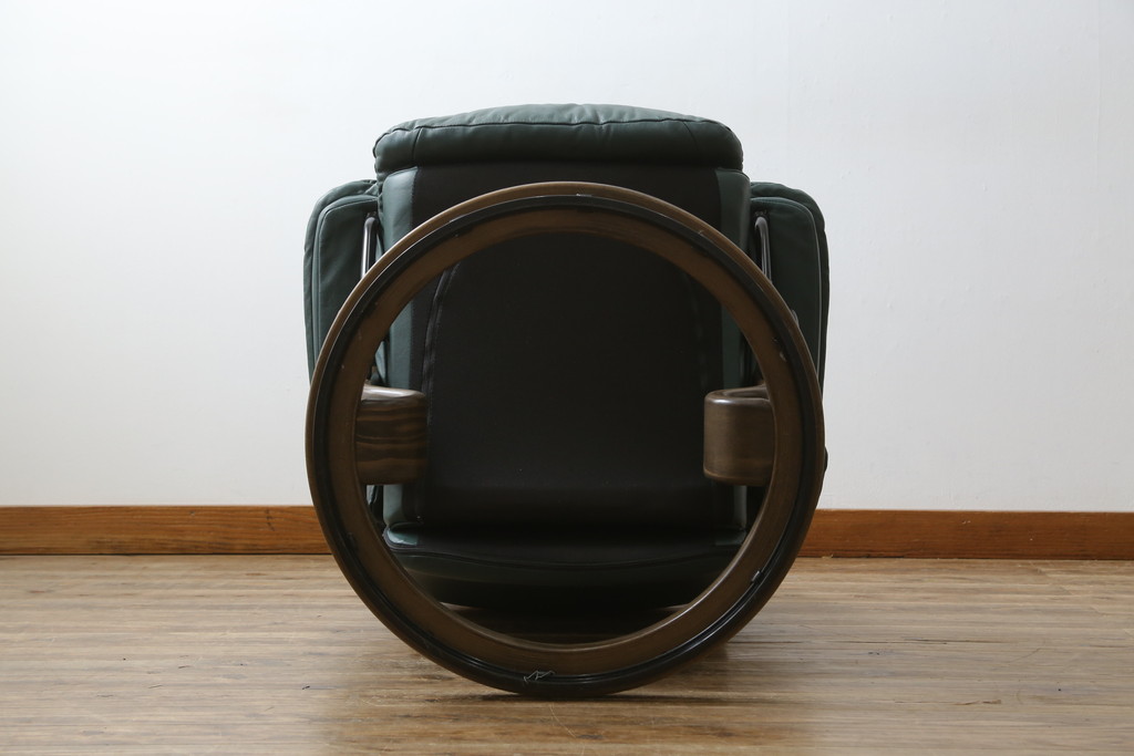 中古　EKORNES(エコーネス)　本革(レザー)　オットマン付き　ロングセラー!!一番人気のストレスレス レノ クラシック(S)(アームチェア、リクライニングチェア、椅子、一人掛けソファ、1Pソファ)(定価約45万円)(R-081615)