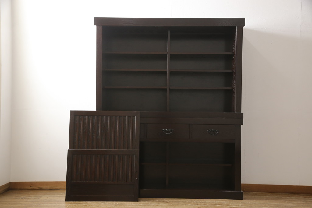 中古　美品　高級品!　国産工芸家具　南部箪笥　タモ材　重厚感ある佇まいの漆塗り重ね水屋箪笥(定価176万円)(食器棚、和風食器棚、収納棚、戸棚)(R-057699)
