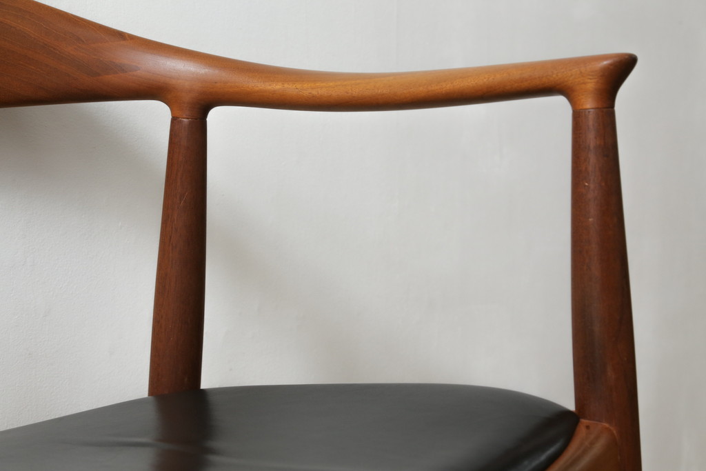 デンマークビンテージ　Johannes Hansen(ヨハネス・ハンセン)　Hans J Wegner(ハンス・J・ウェグナー)デザイン　THE CHAIR(ザ・チェア)　JH503　洗練された佇まいと曲線が美しいチェア(アームチェア、ダイニングチェア、椅子、イス、北欧、ヴィンテージ)(R-070750)