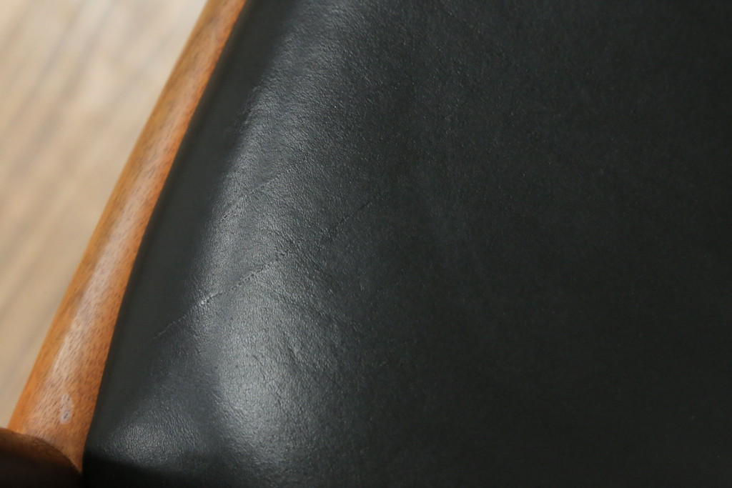 デンマークビンテージ　Johannes Hansen(ヨハネス・ハンセン)　Hans J Wegner(ハンス・J・ウェグナー)デザイン　THE CHAIR(ザ・チェア)　JH503　洗練された佇まいと曲線が美しいチェア(アームチェア、ダイニングチェア、椅子、イス、北欧、ヴィンテージ)(R-070750)