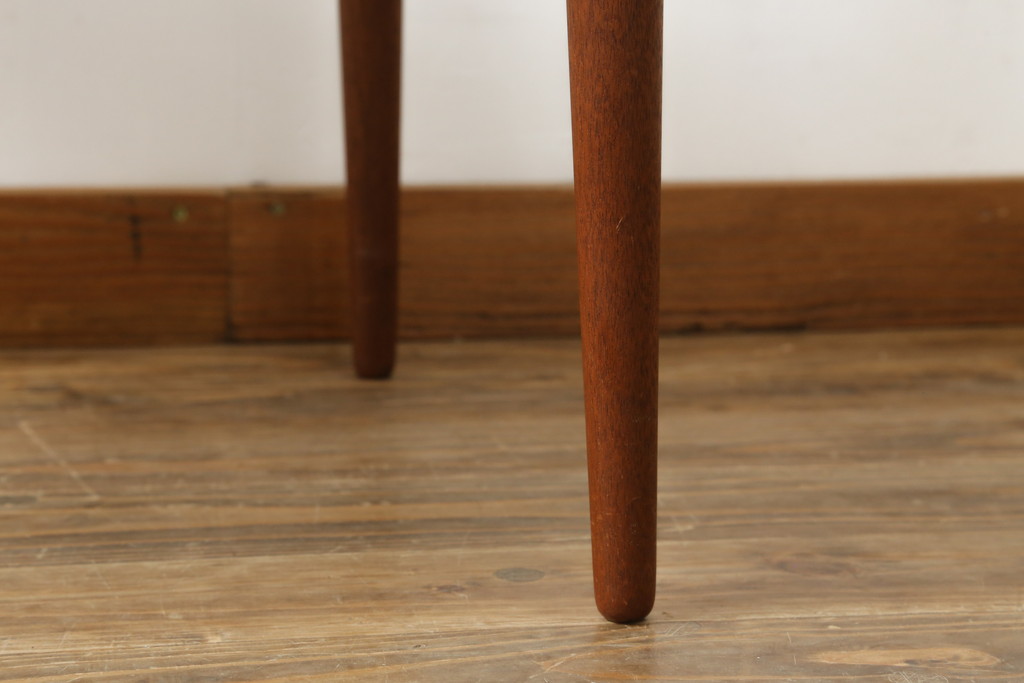 デンマークビンテージ　Johannes Hansen(ヨハネス・ハンセン)　Hans J Wegner(ハンス・J・ウェグナー)デザイン　THE CHAIR(ザ・チェア)　JH503　洗練された佇まいと曲線が美しいチェア(アームチェア、ダイニングチェア、椅子、イス、北欧、ヴィンテージ)(R-070750)