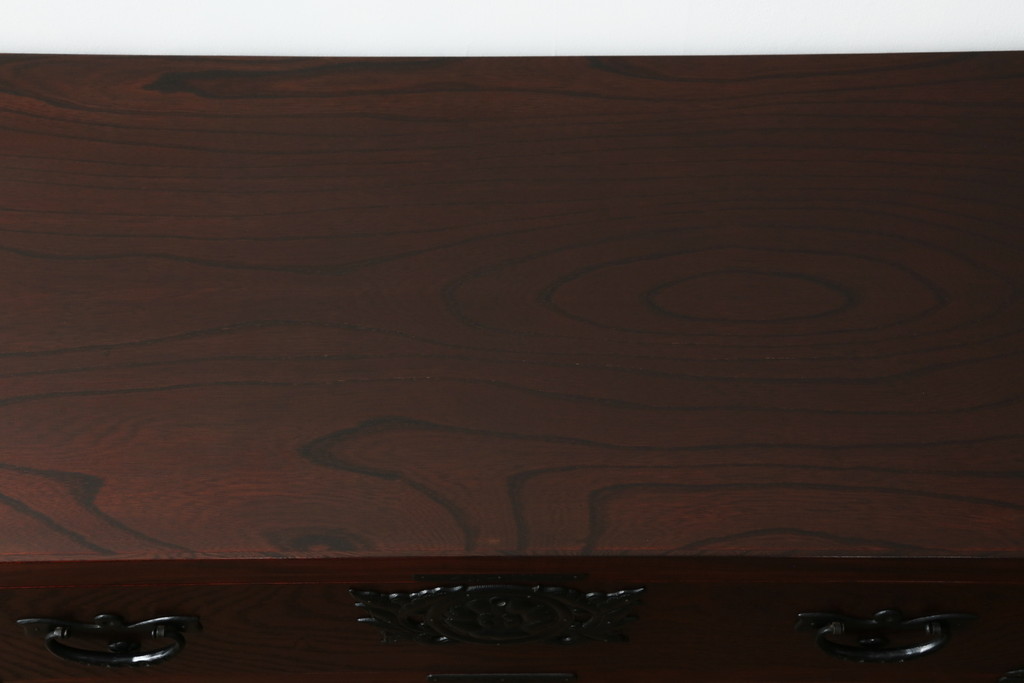 中古　美品　岩谷堂箪笥　深みのある色合いと重厚な金具が美しいサイドボード(和箪笥、収納たんす、整理タンス、サイドチェスト、引き出し)(R-075832)