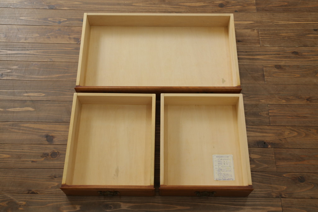 中古　美品　横浜ダニエル(daniel)　A-205　クラシカルな佇まいが目を引くサイドボード(定価約70万円)(キャビネット、リビングボード、収納棚)(R-052544)