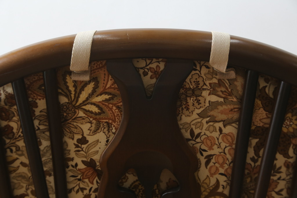 中古　美品　イギリス　ERCOL(アーコール)　落ち着いた色合いのボタニカル柄が印象的なクッション付きロッキングチェア(揺り椅子、イス、アームチェア)(R-060419)
