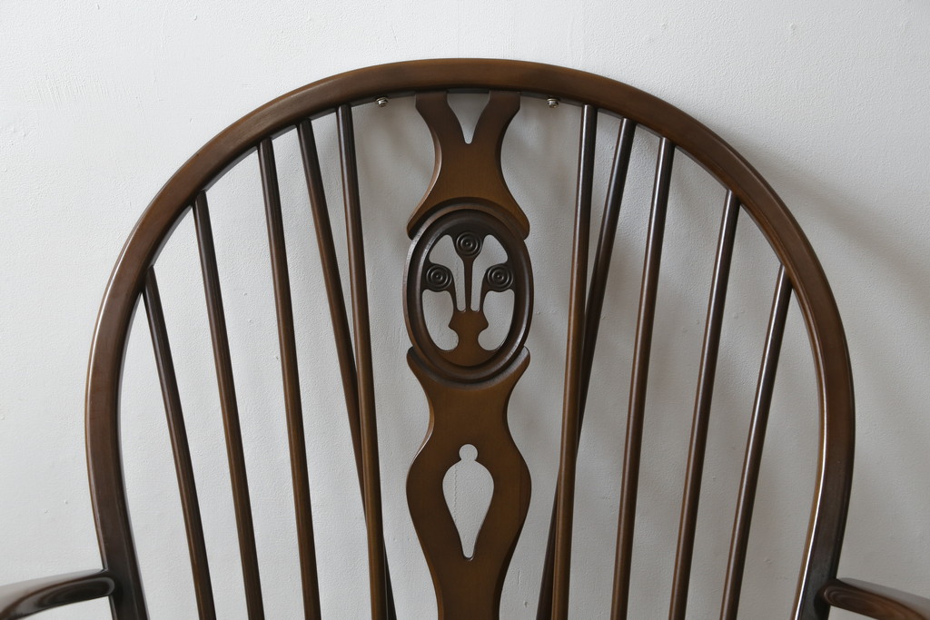 中古　美品　イギリス　ERCOL(アーコール)　落ち着いた色合いのボタニカル柄が印象的なクッション付きロッキングチェア(揺り椅子、イス、アームチェア)(R-060419)